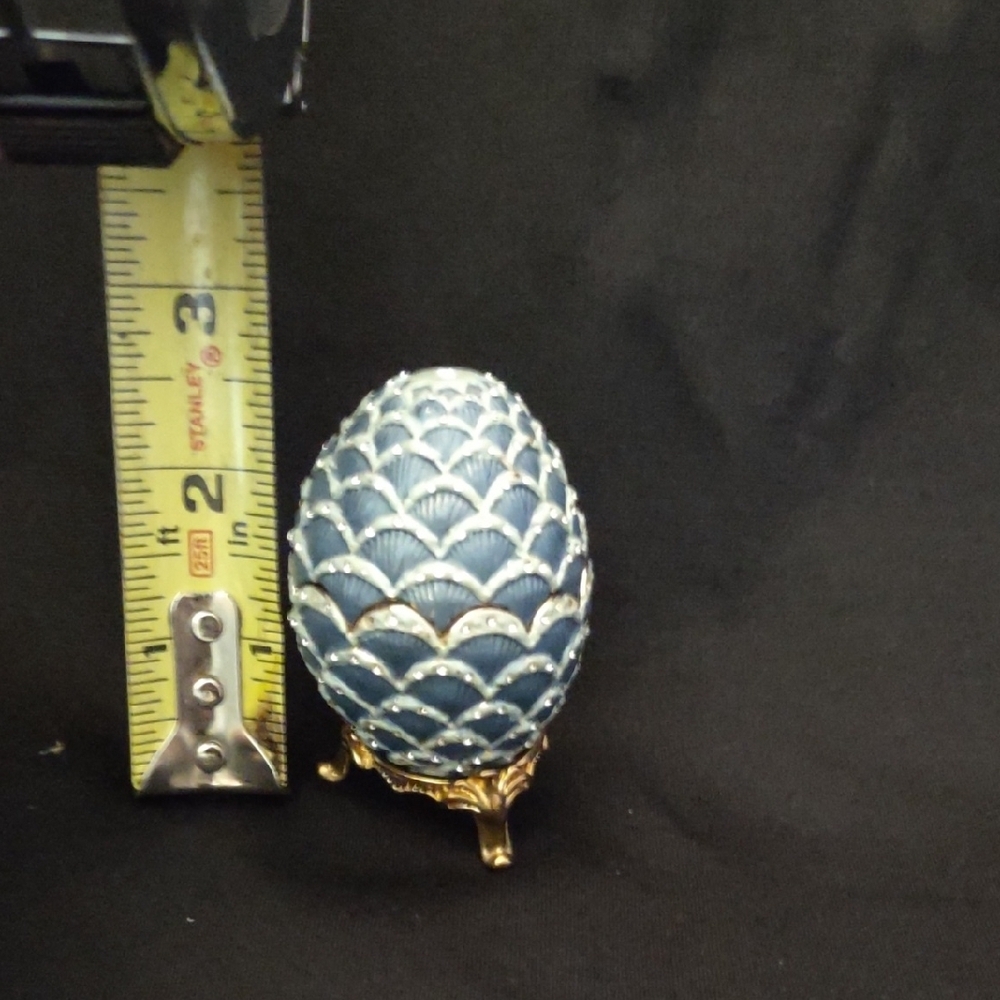 Elegant Blue and Gold Decorative Trinket Box Egg with Magnetic Closure - Picture 9 of 10